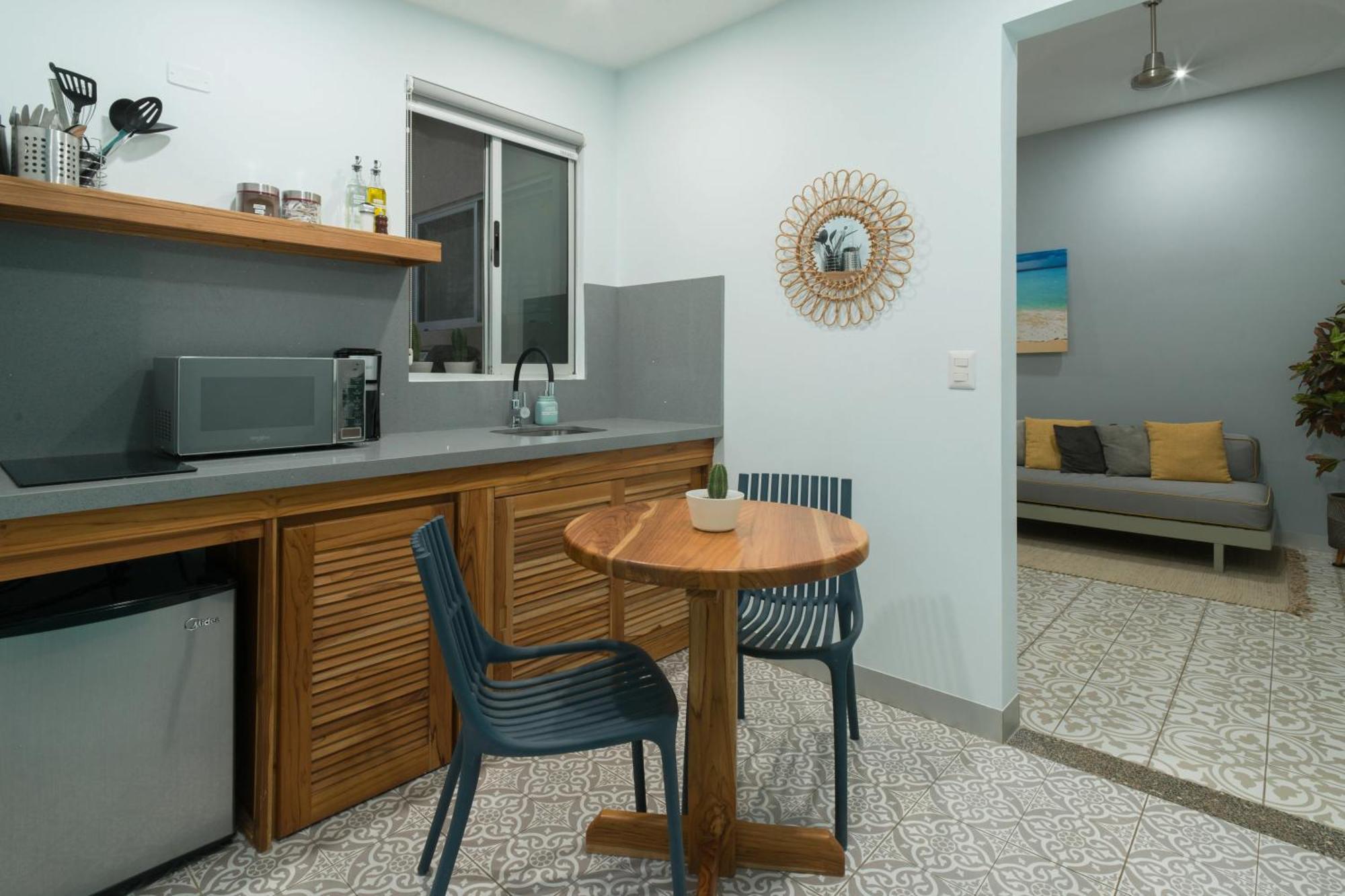 Tamarindo Bay Suites - Self Check In, Adults Only Экстерьер фото