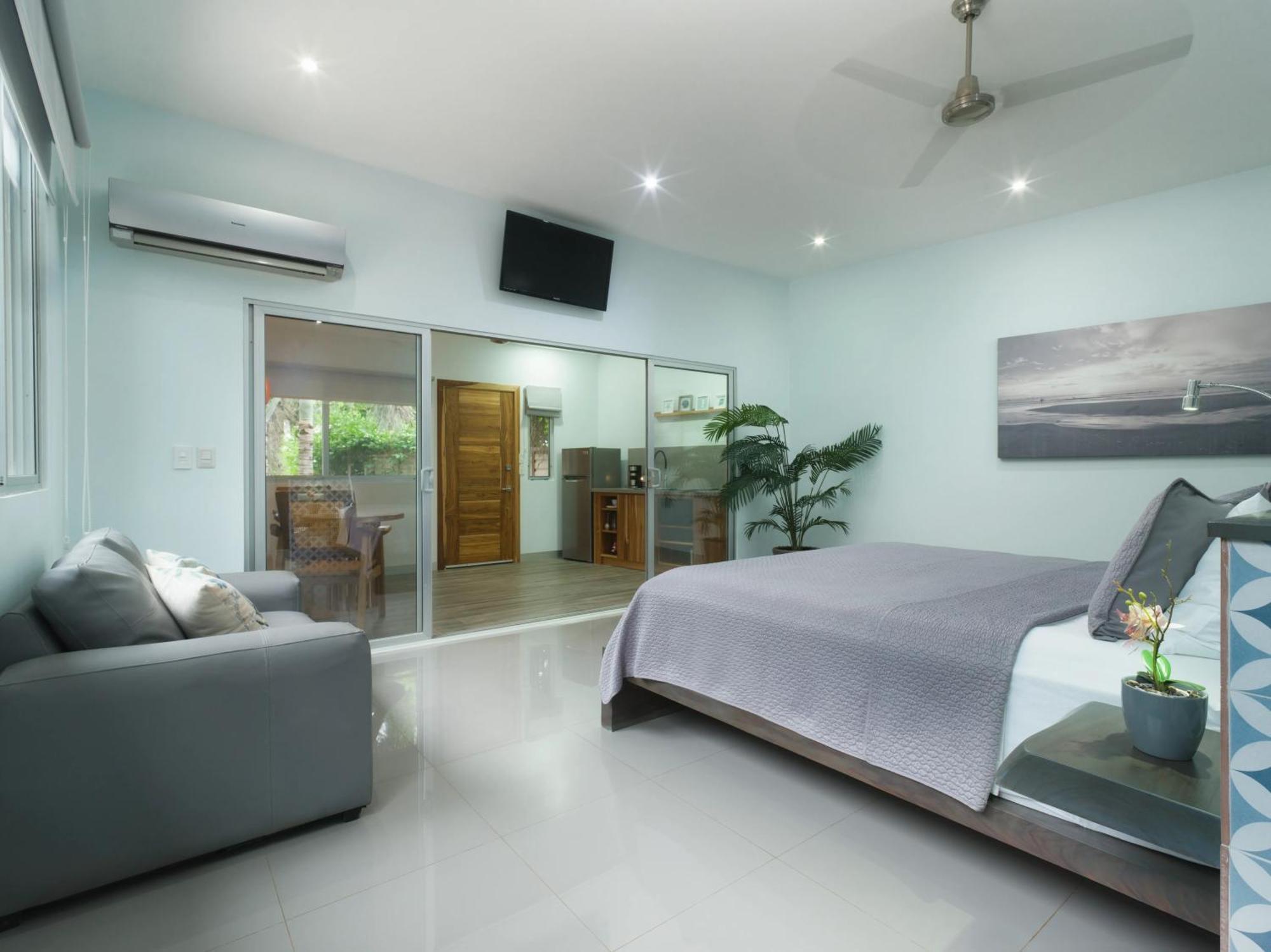 Tamarindo Bay Suites - Self Check In, Adults Only Экстерьер фото