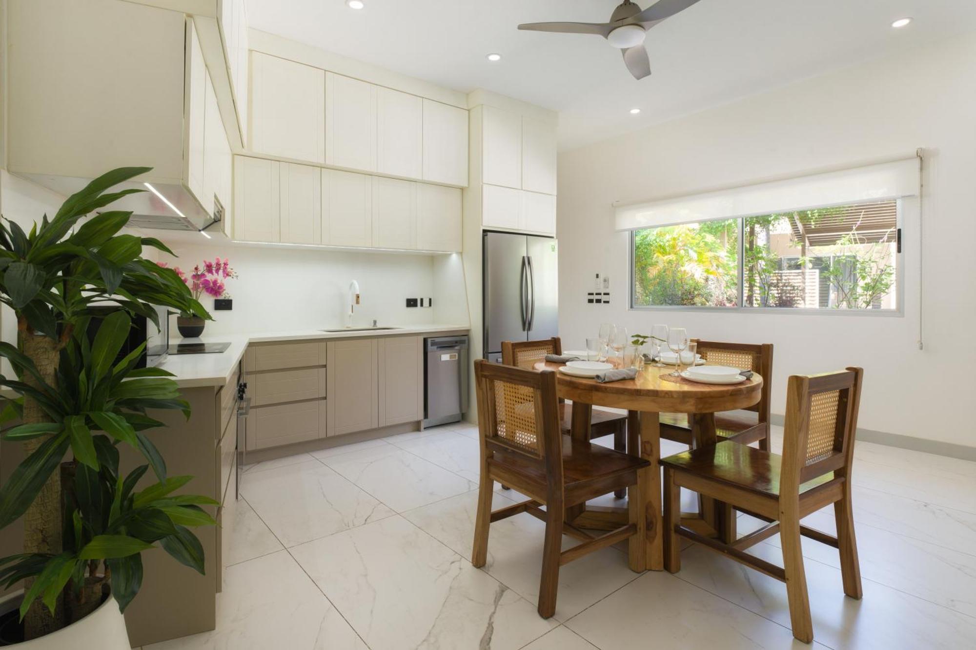 Tamarindo Bay Suites - Self Check In, Adults Only Экстерьер фото